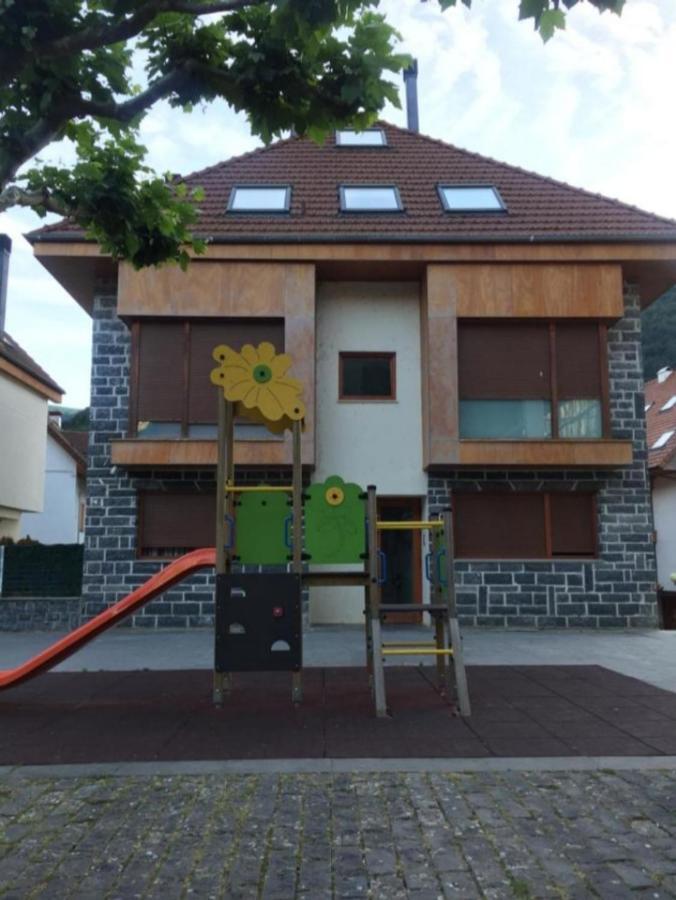 Apartamento Elur Etxea Isaba Exterior foto